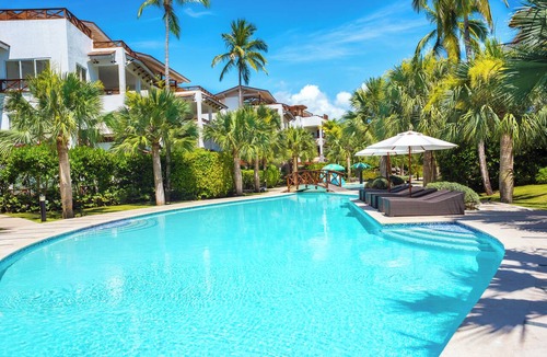 Portillo Apartment | Unique Penthouse with Huge Private Rooftop & Jacuzzi - Beach & Restaurant Nearby