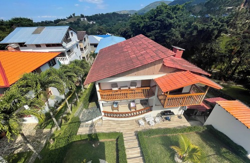 Urbanizacion Raul Ruiz Villa | Villa Channel