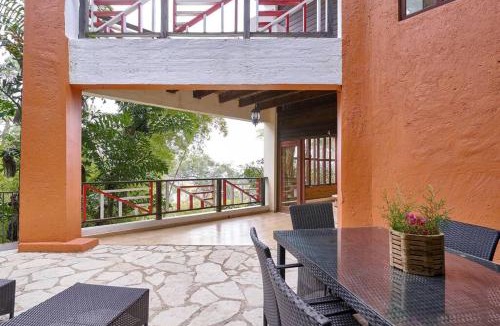 Jarabacoa Villa | Villa ines-4X4only-Jarabacoa-View-Jacuzzi-5BR