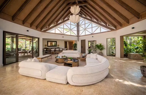 Casa de Campo Villa | Villa Moderna con Piscina Privada y Terraza