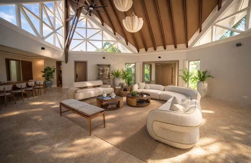 Casa de Campo Villa | Villa Moderna con Piscina Privada y Terraza