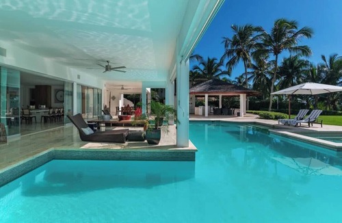 Las Lomas House | Villa Vega de Palma. Luxurious villa .Golf view