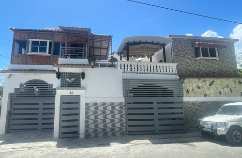 Barahona Apartment | Welcoming 1-bedroom apartment with AC in Invi Vea