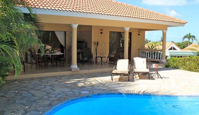 3BD villa with private pool in gated residence, near everything in Sosúa