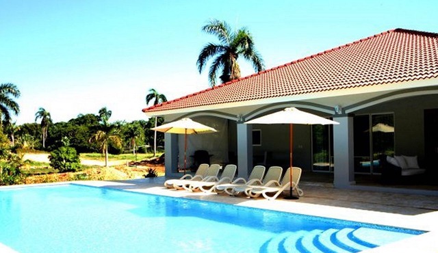 4BD guest-friendly villa, 5 TVs, fast internet, AC also in living room, near all in Sosúa