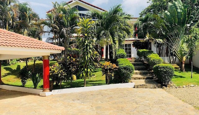 8BD Guest-friendly villa, private pool/billiard/games, Wi-Fi/cable TV/AC/BBQ