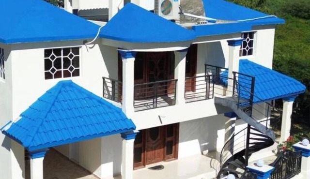A fully equipped modern house 10 minutes from the beach of buen hombre. in Monte Plata