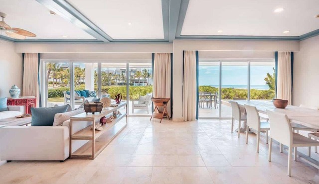 Apt with 2br-beachfront private pool in Sotogrande in Punta Cana