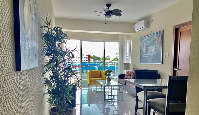 Armonía 6th Flr 1BR Safe Apt in Gazcue