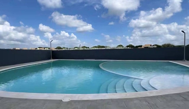 Beautiful 3 bedroom apartment with pool on Av in Santo Domingo