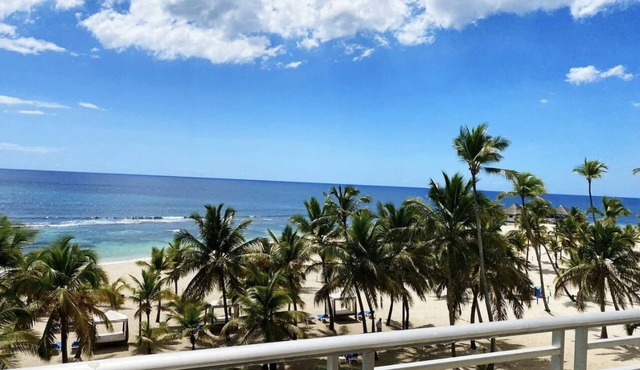 Beautiful beach front 2 bedrooms 2 bathrooms apartment