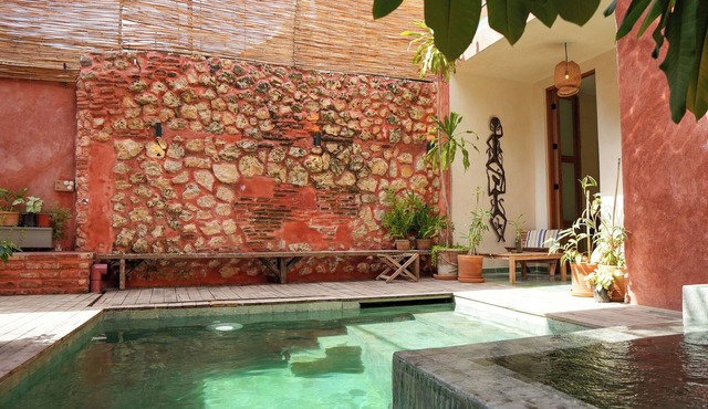 Casa Claudia @ Domus Santa Barbara Apartment with pool access in Zona Colonial