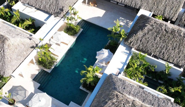 Casa Edén by Luxe Haus™ – Butlered Villa, Staff, Pool, Jacuzzi, Golf Carts in La Romana