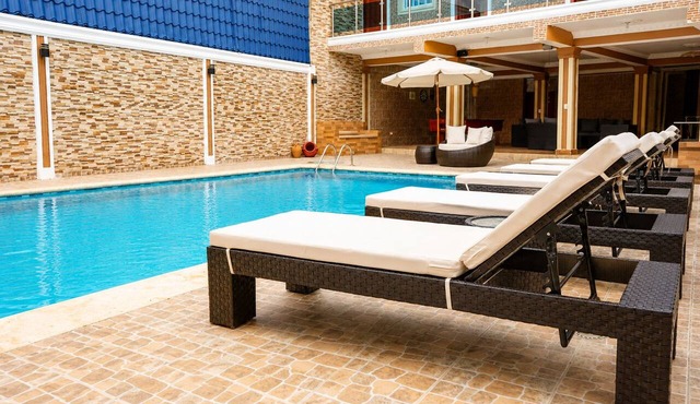 Casa Nube | 8 min to SDQ Airport | Private Pool & Jacuzzi in Santo Domingo Este