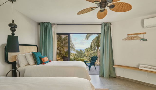 Catalina Tropical Lodge