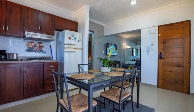 Cozy 2br-2bt Apt Near The Beach And Main Street