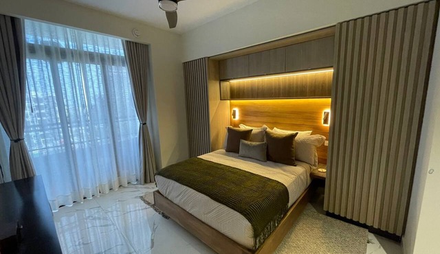 Cozy Ocean View Retreat for Couples Balcony, Pool & Gym Gazcue in Santo Domingo