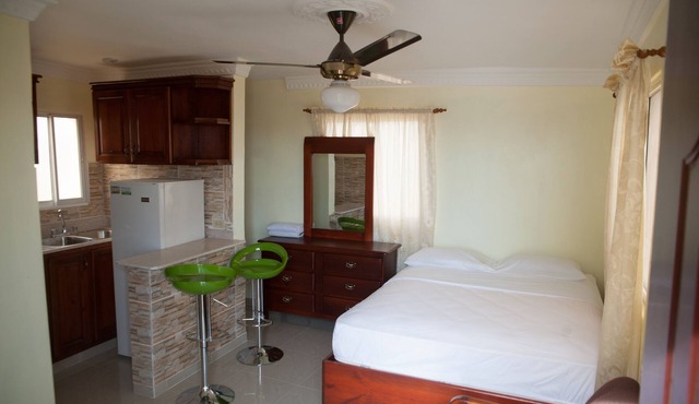 Cozy Studio with Private Kitchen 300 Mbps Wi-Fi Near SDQ Airport