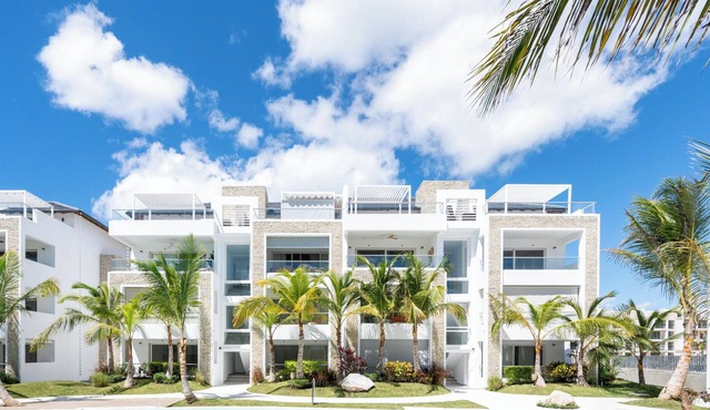 Dominica 303 Luxury 3 bed penthouse with a private jacuzzi in Aqua Esmeralda