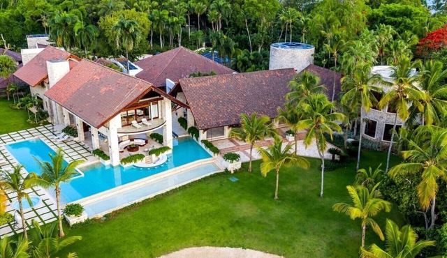 Exclusive Villa | Private Beach | Unique Views
