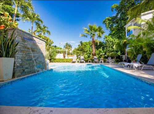 Fully Equipped 2br-2bt Apt-dt5mins To The Beach