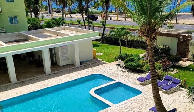 Gran Apartamento Frente al Mar – Disfruta el Caribe desde tu balcón.