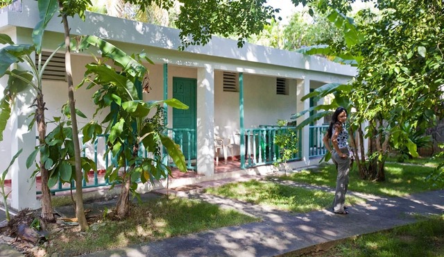 Guest-friendly hotel room almost inside the Sosua clubs! Perfect for singles in Sosúa