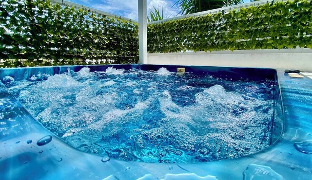 Loft Center with jacuzzy in Dominicus