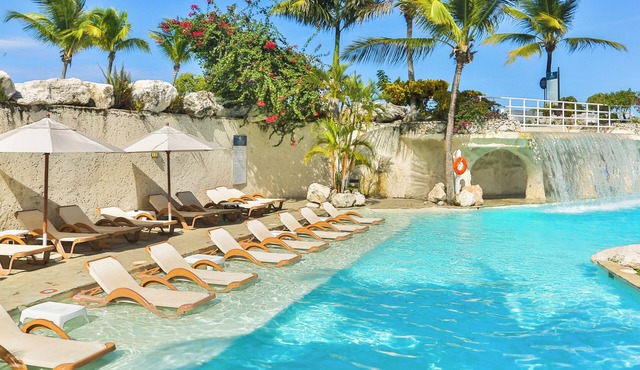 Luxe Resort stay at the Cofresi Palms with ocean views