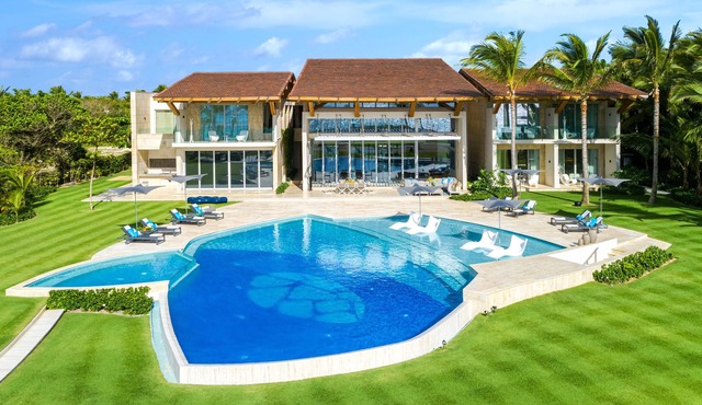 Luxury 8-bedroom villa in Tortuga Bay, Punta Cana in Punta Cana