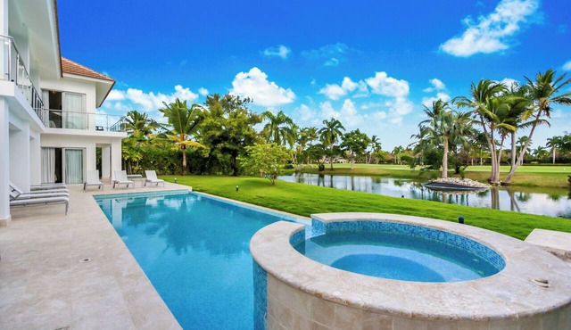 Luxury 8BR Caribbean Golf Villa - Private Chef, Pool, Jacuzzi & Golf Views