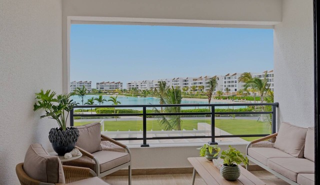 Luxury Apartment-Punta Cana at The Beach at City Place-Lagoon view in Higüey