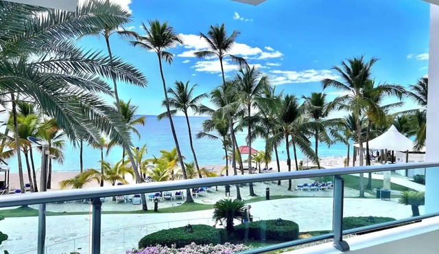 Luxury Beachfront 2 Bedroom Apt, Check in 24H