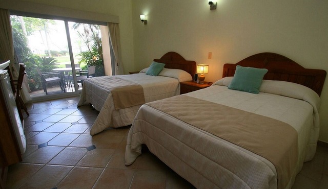 Luxury beachfront resort. Guest-friendly, steps from all shops/restaurants