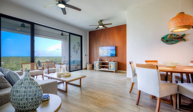 Luxury Oceanview Condo w/Rooftop Infinity Pool