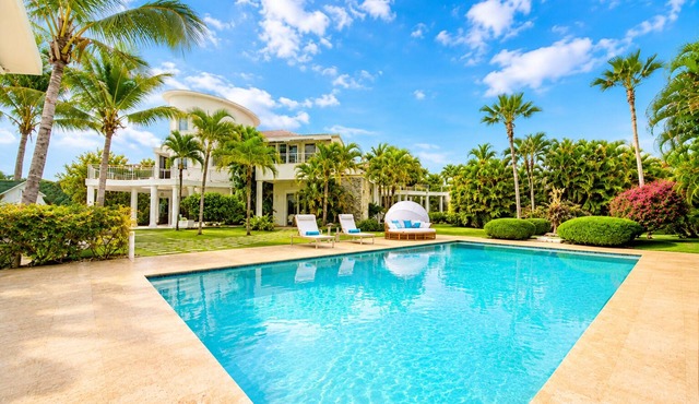 LUXURY PRIVATE VILLA IN COCOTAL, POOL GOLF, EVENTS, BEACH CLUB ACCESS