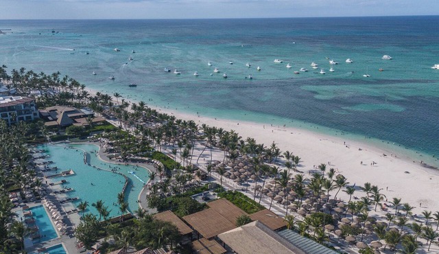Modern 2-Bedroom Apartment in Bibijagua | Enjoy the Beach Just Steps Away in Playa Bibijagua