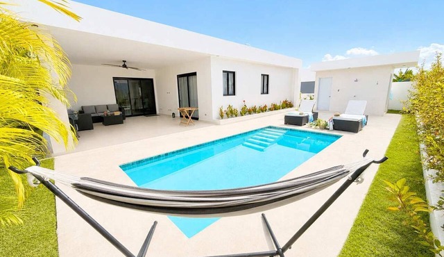 Modern Villa | Pool, Terrace & Sleeps up to 8