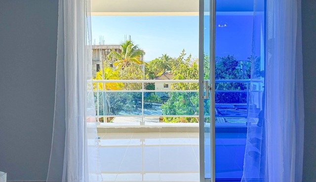 New 3 BR APT near Ave España