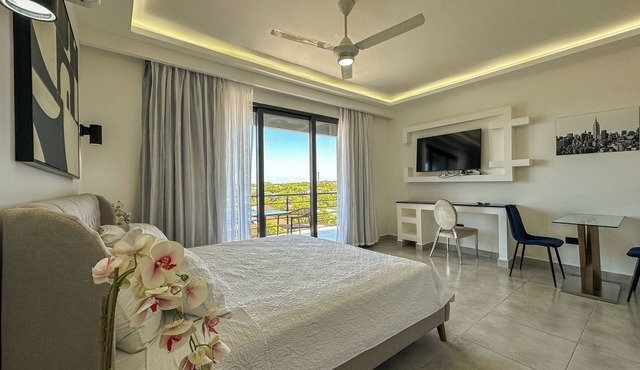 NEW Penthouse 1-bed Studio apartment with AC, Strong-WiFi in vibrant Sosúa