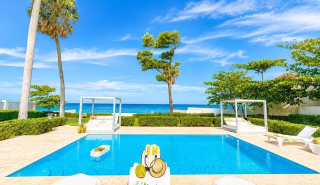 Oceanfront Paradise | Cliffside Spa & Pool in SOV