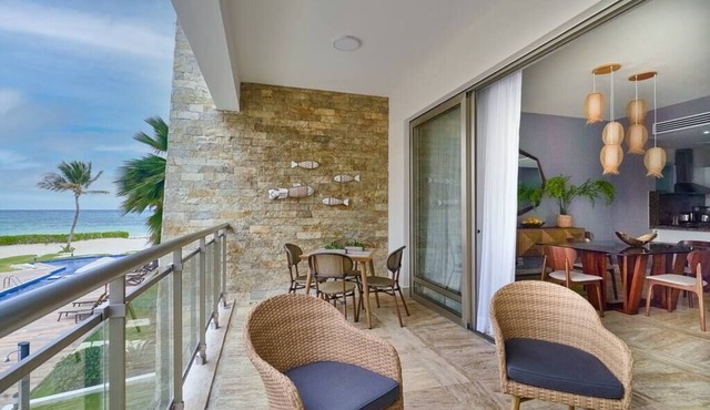 Oceanfront Superior Condo with Pool in Punta Cana in Punta Cana