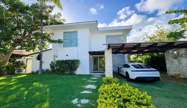 Private villa with hot tub & BBQ near PUJ in Punta Cana