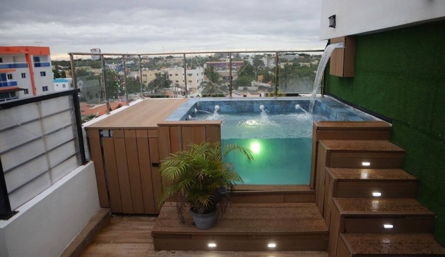 Sejour Skyline Rooftop Penthouse, Private Jacuzzi in Santo Domingo Este