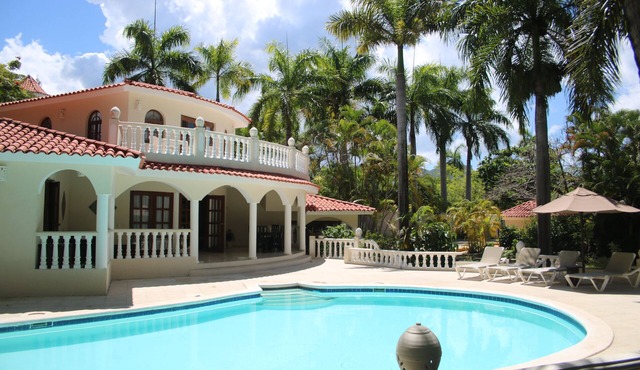 Soak up sun & fun at a 6-bed villa in the Dominican Republic resort on the ocean