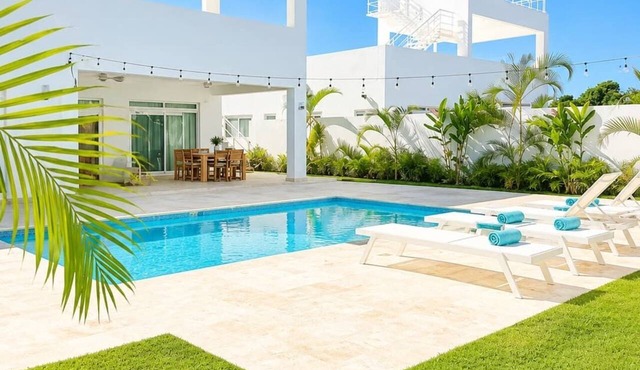 Solana | Pool, Rooftop, Coastal Retreat & Sleeps 7