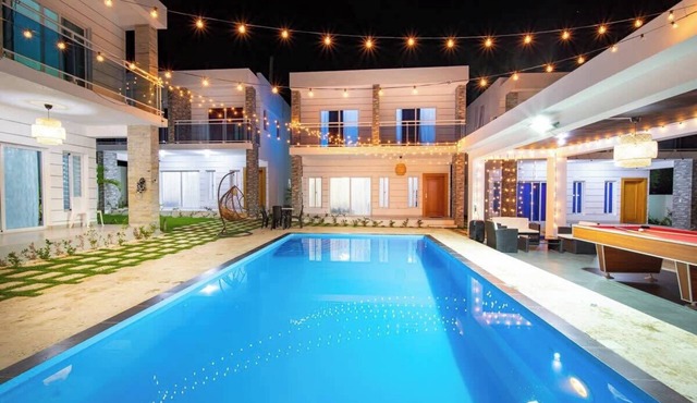 Sosúa Modern Villa w/Pool, BBQ & Near Nightlife in Sosúa