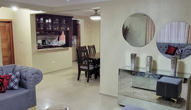 Spacious 4-bedroom house in awesome Santo Domingo Este with WiFi, AC