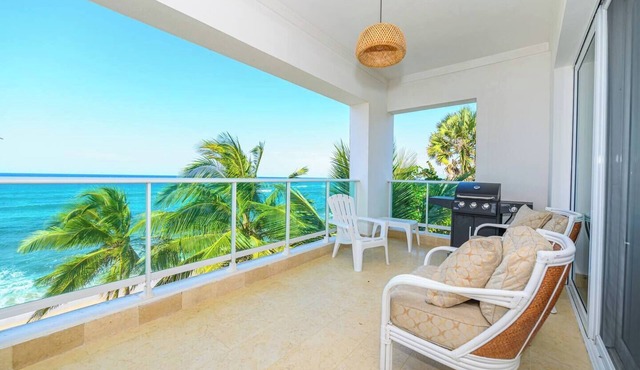 Spacious 4-bedroom condo with WiFi and AC in serene BlueGreen Oceanfront Condos in Sosúa