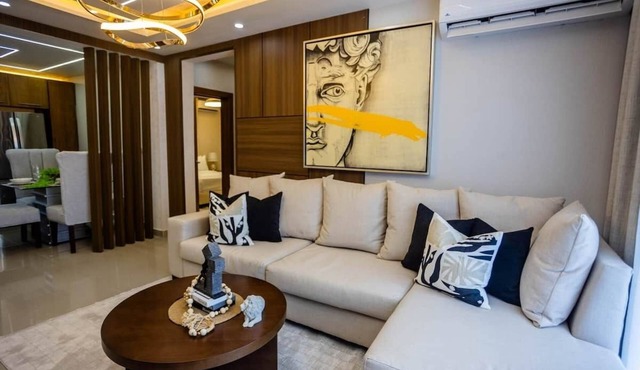 Stylish Luxury Balcony Fast WiFi Parking